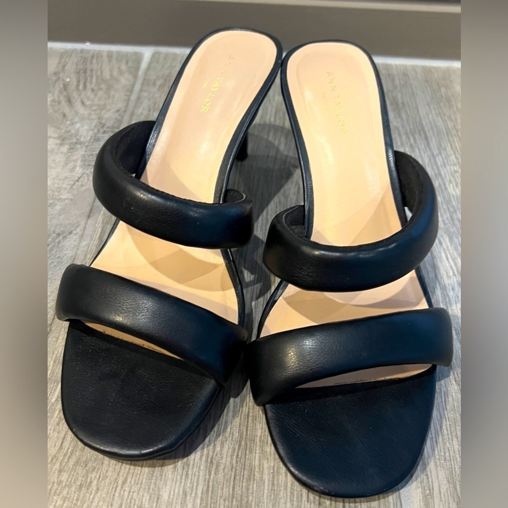 Ann Taylor Black Slipon sandals size 6